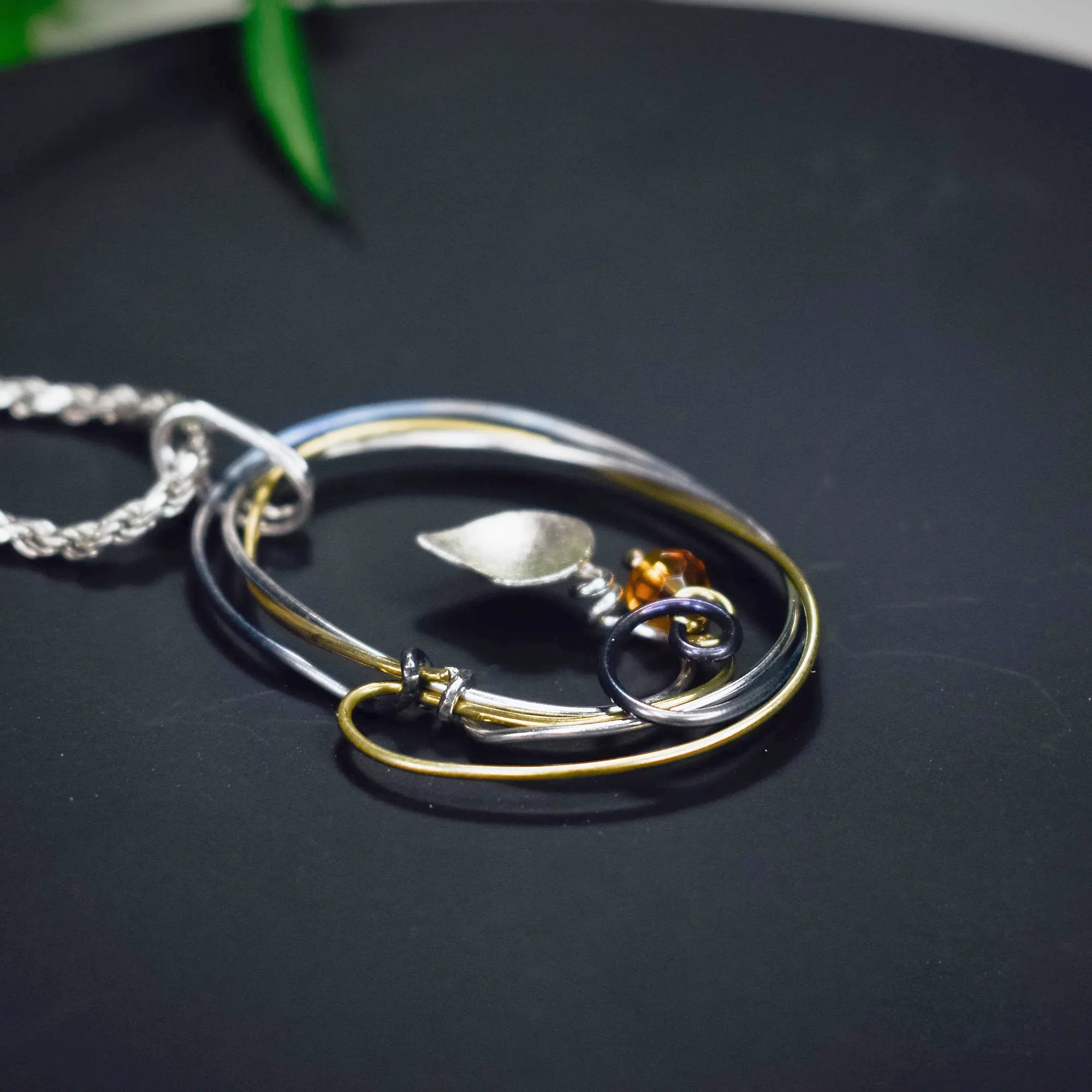 Wire Oval Pendant – 925 Sterling Silver Secondary image