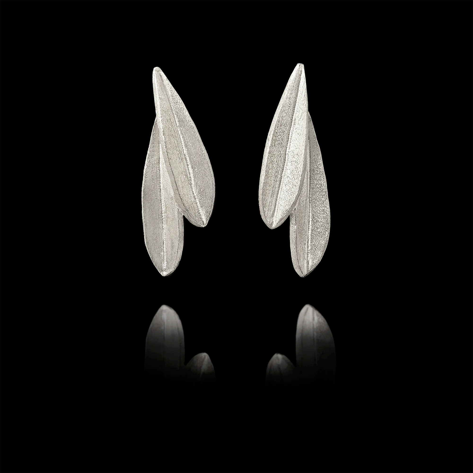 925 Sterling Silver Olive Leaf Stud Earrings Main image